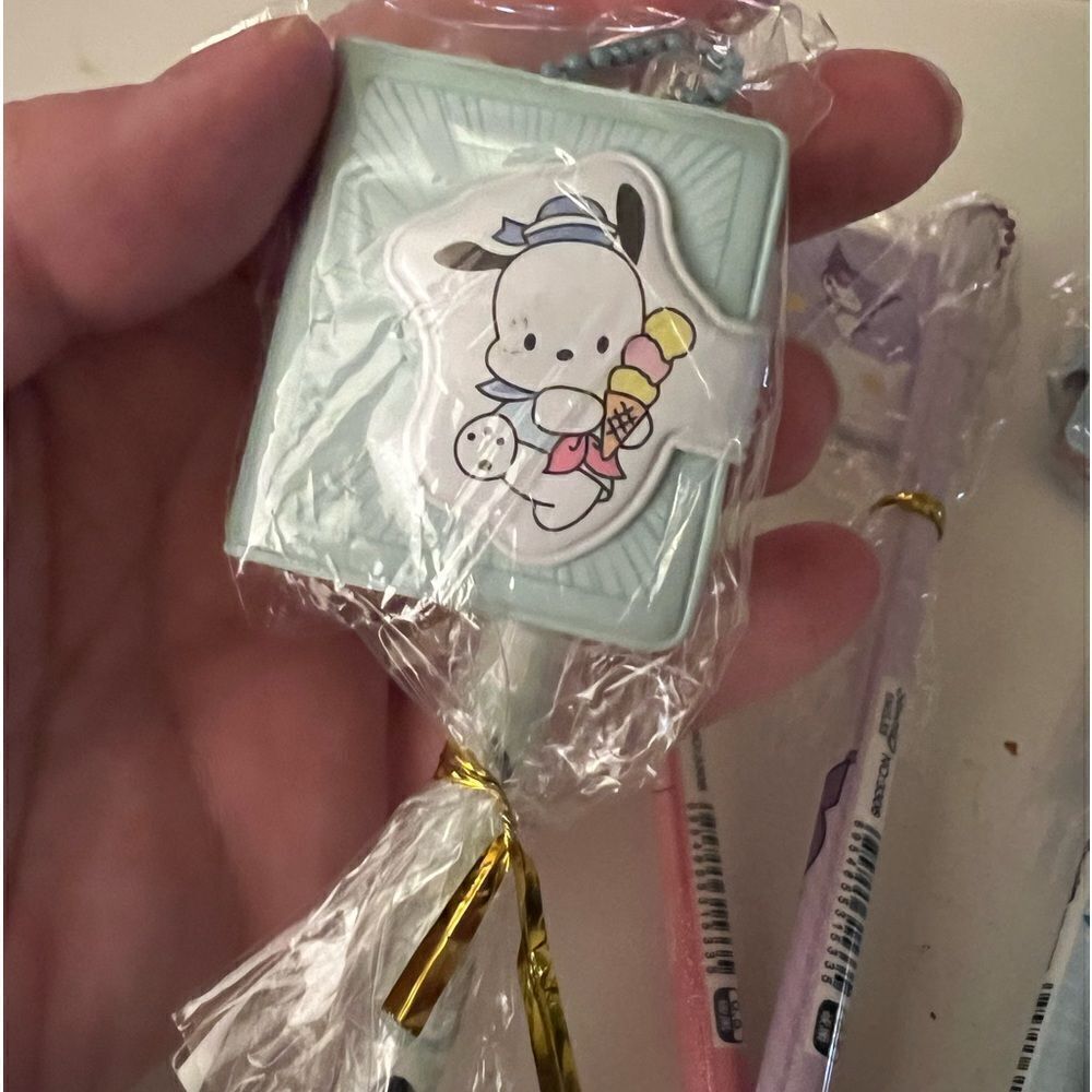 Sanrio Character Pens With Mini Notebooks - Picture 4 of 7